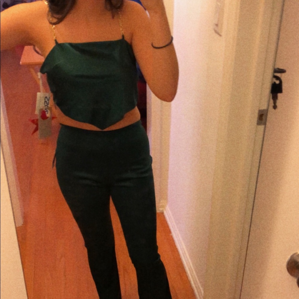 Two piece emerald set NWT paperoc